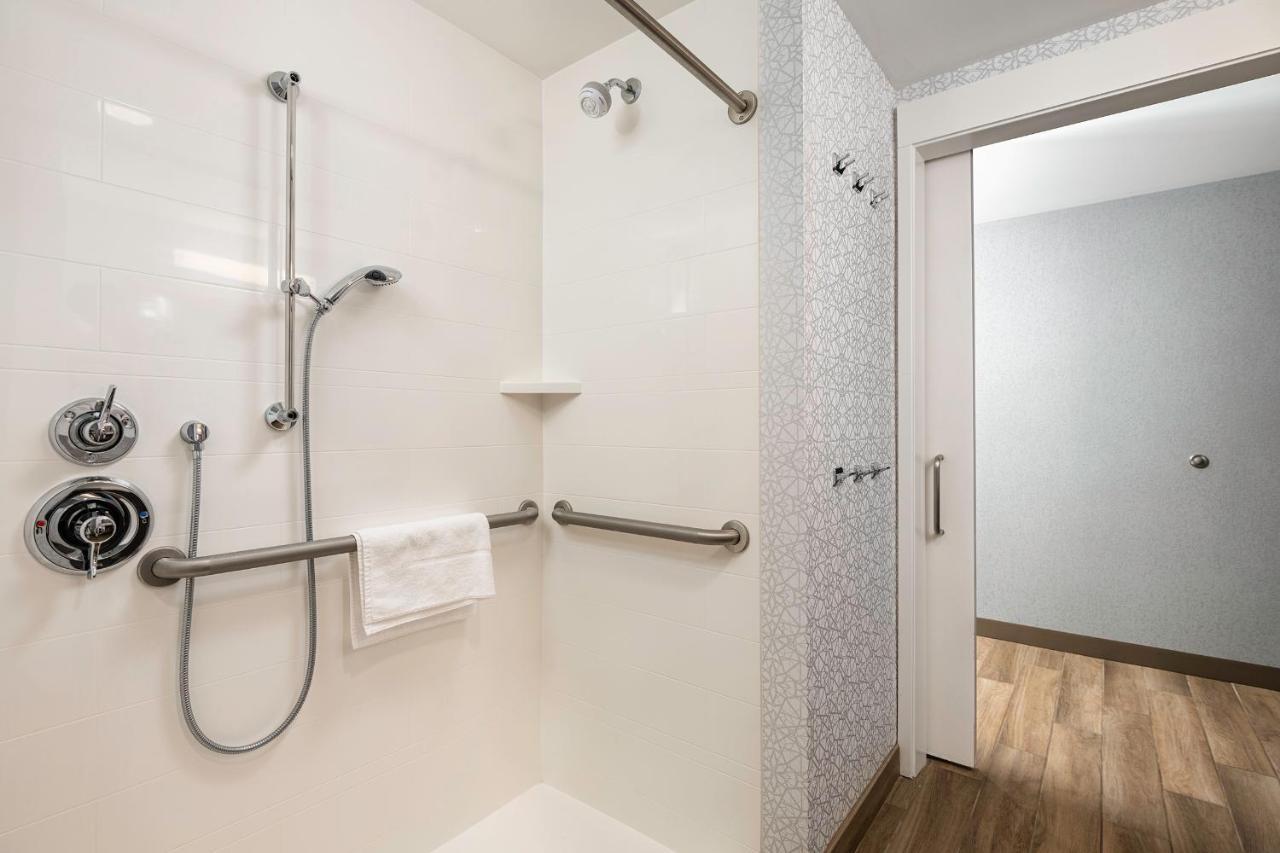 Hampton Inn Buffalo - Амхерст Экстерьер фото